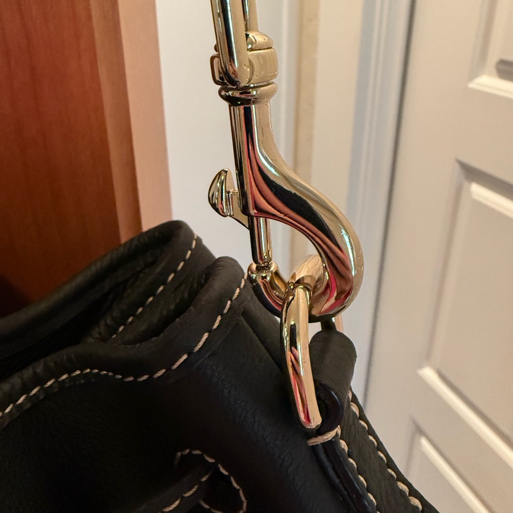 Dooney & Bourke Black Leather Drawstring Hobo with Contrast Stitching EUC - Picture 5 of 8